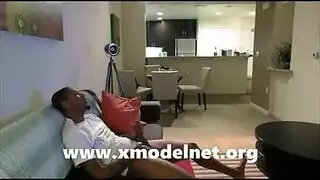  روتين هذه الشقراء اليومي: الصراخ على القضيب في فيلم إباحي صريح