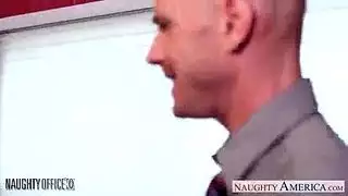 أجنبي إكس إكس إكس: أكل فرج عنيف يجعلها تبكي بقوة