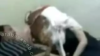 تحكها طيزها بلفندق وتنام مع ولد