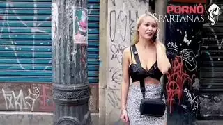 إباحية عيد الميلاد: مص قضيب سانتا العملاق بعمق