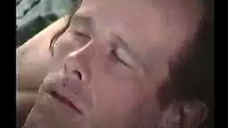 هواة ناضجون في فيلم بورن مثلي مزيف عن طريق الفم