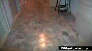 بنت تلعب بكسها على البلكون